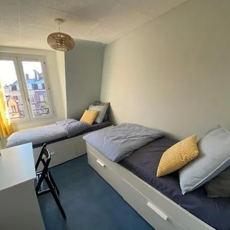 Сasa de vacaciones Grand Palais - 5 Bedroom House - 8 Beds *